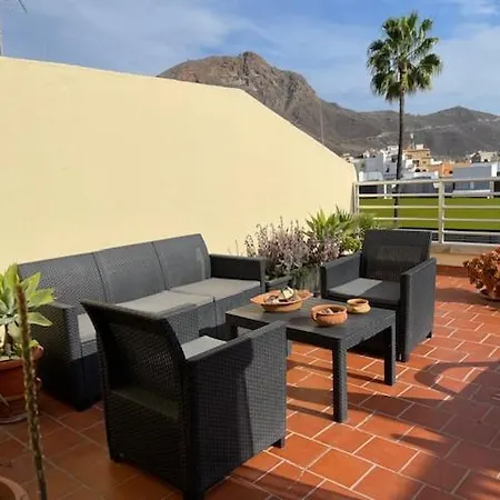 Cosy With Rooftop Terrace And Wifi *